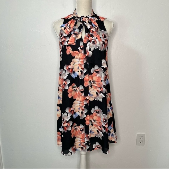 CeCe Black Floral Tie Neck Swing Shift Dress Size 0 - Picture 3 of 12